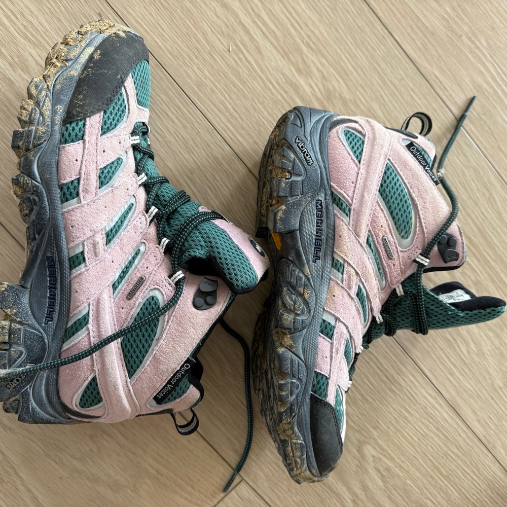 Outdoor voices Merrill Shoes - Pink and Green